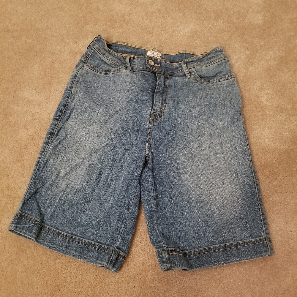 2/$12 SALE 😎 LEVI'S Womans Shorts